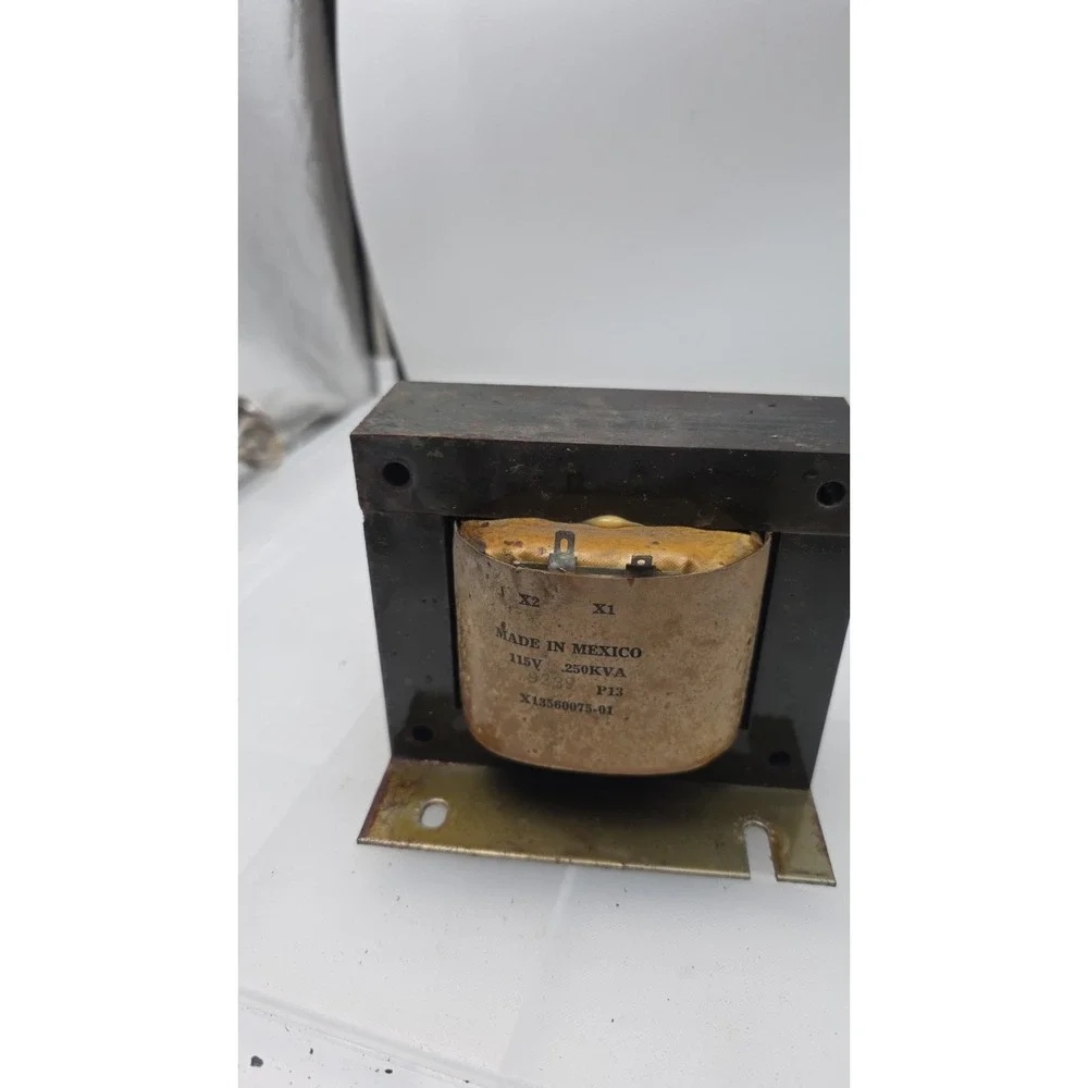 208/230V 60HZ B Basler Electric Highland, Illinols BE 23976,002